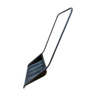 Движок для снега ЛЕТО п/эт. черный 580x450мм 23624